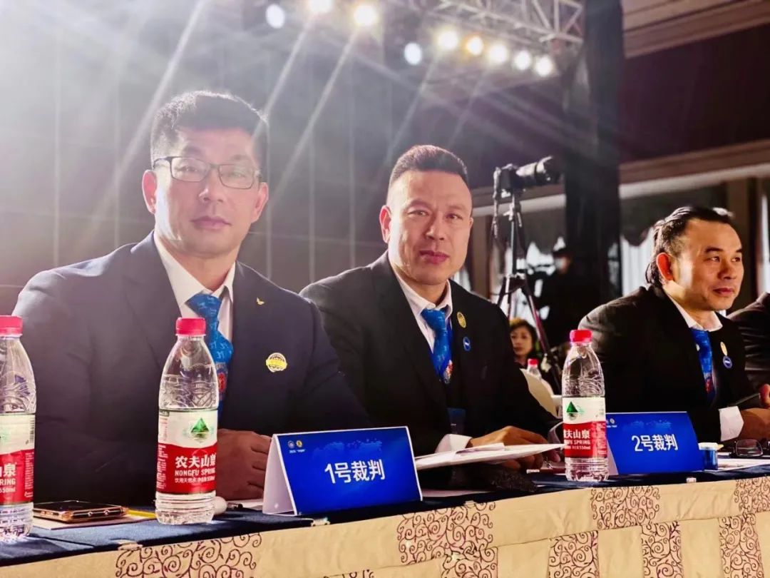 人物专访|诗者,天地之心;健者,自强不息。他是诗人,也是健美运动员 人物专访|诗者,天地之心;健者,自强不息。他是诗人,也是健美运动员